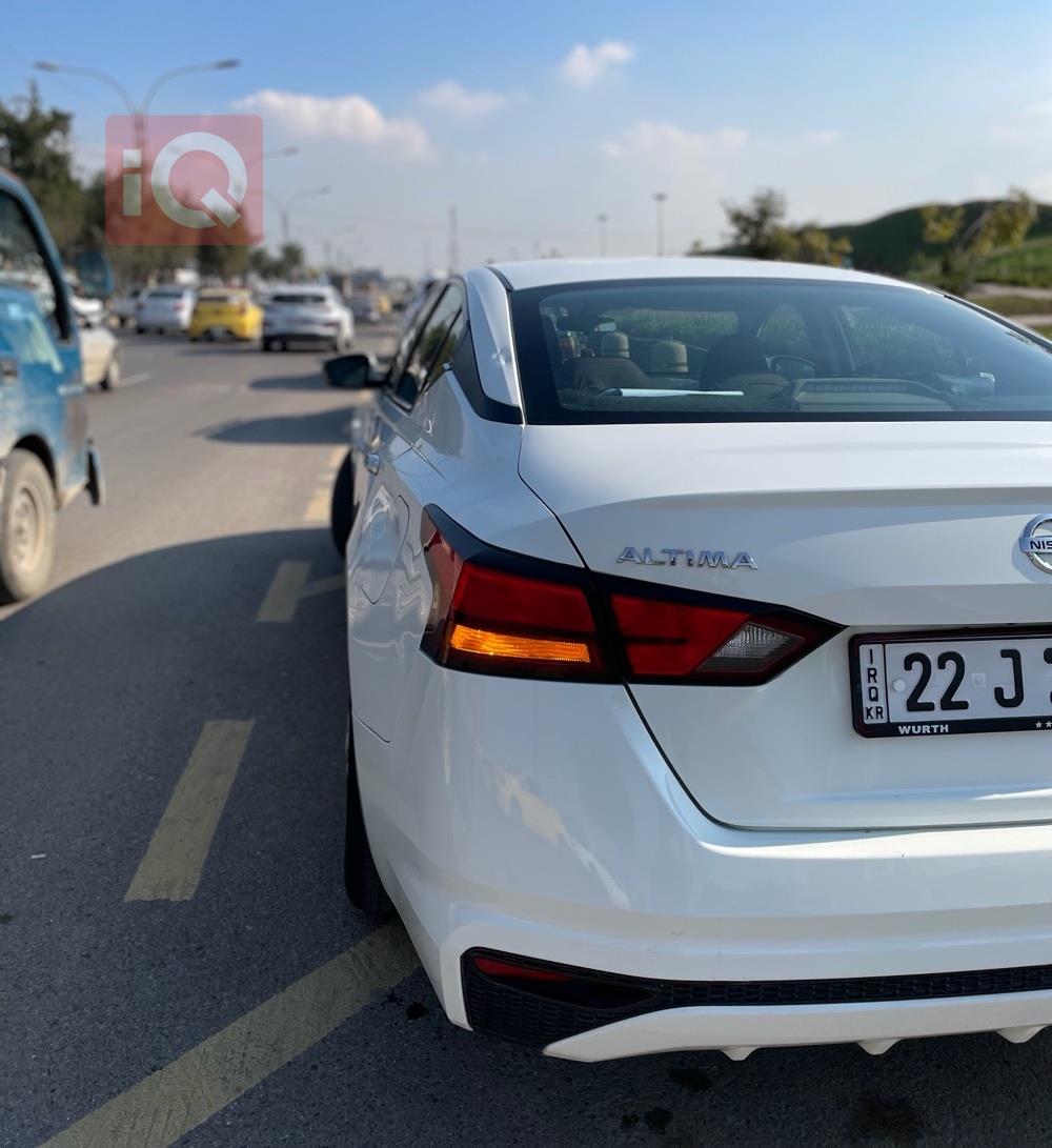 نيسان ألتيما